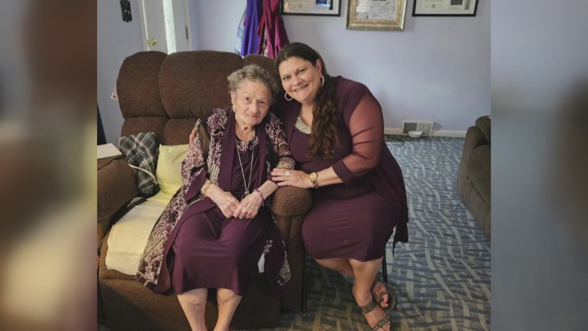 3News' Lindsay Buckingham shares the story of a family celebrating their 92-year-old mother/grandmother before Mother's Day.