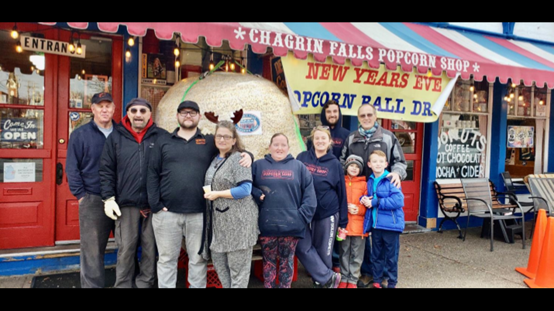 Chagrin Falls prepares giant popcorn ball for annual drop