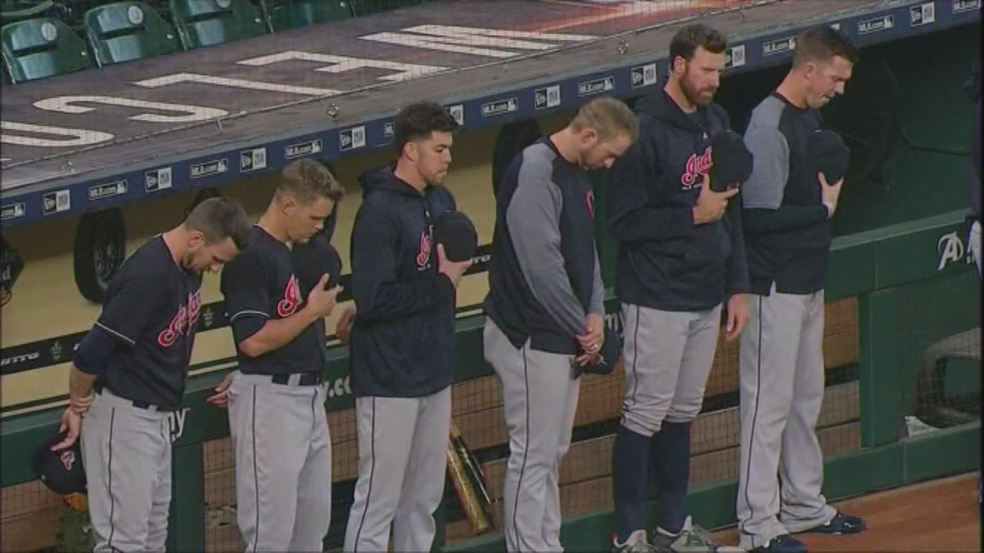 Cleveland Indians and Houston Astros recognize victims of Santa Fe shooting