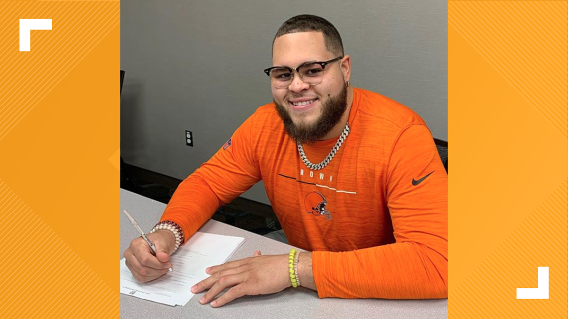 Equity Sports on X: Congratulations to @DoriansTweets on signing his  rookie contract with the Cleveland Browns! 