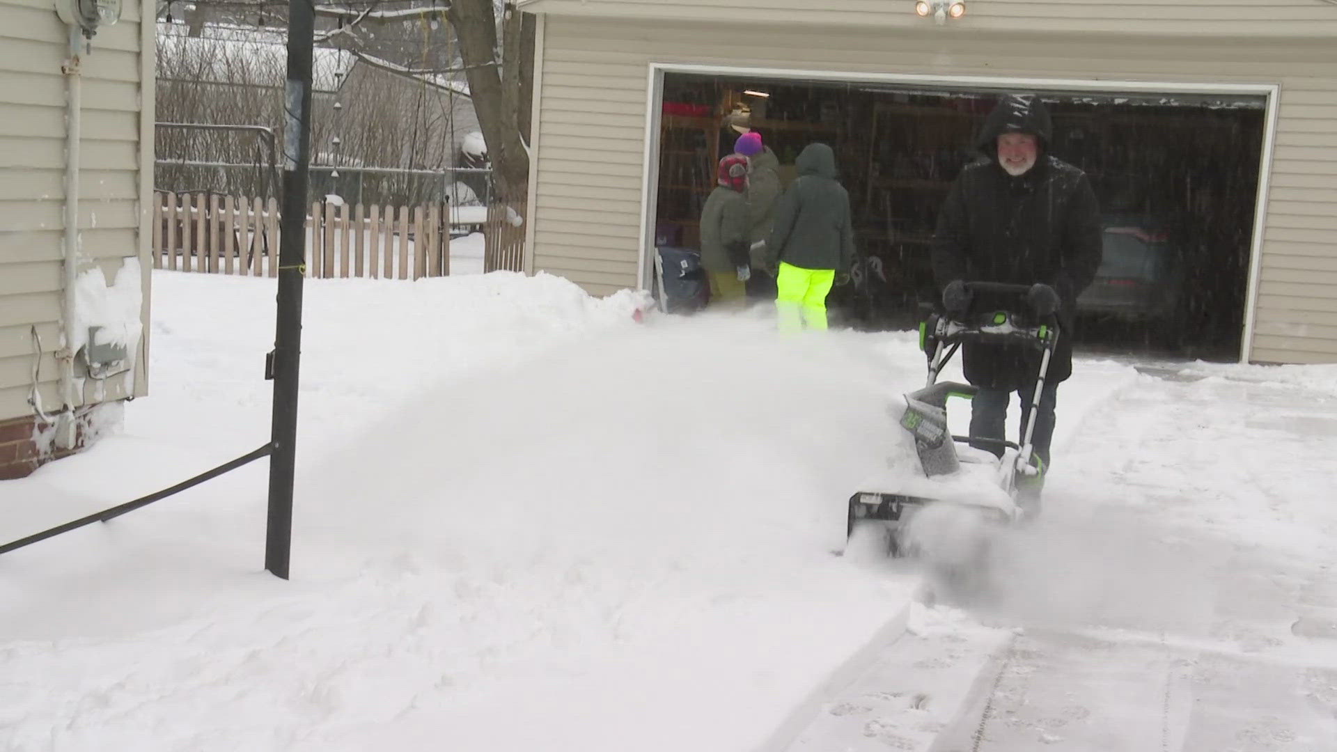 Neighbors on Cleveland's west side dig out, make the best of Sunday's ...