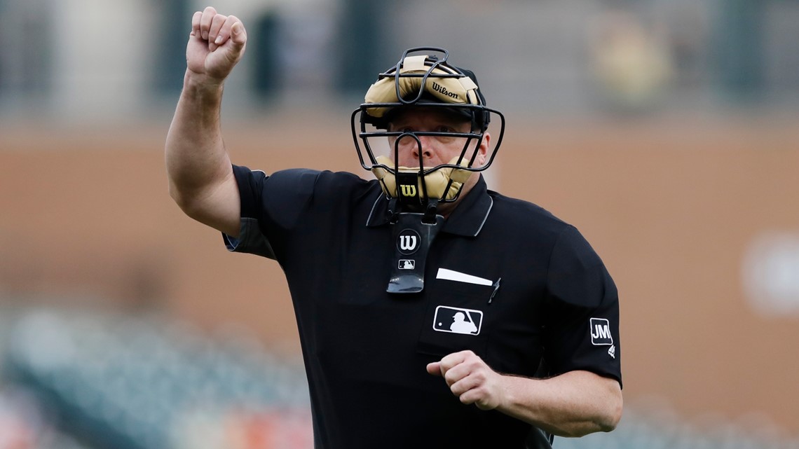 How much do MLB umpires get paid?