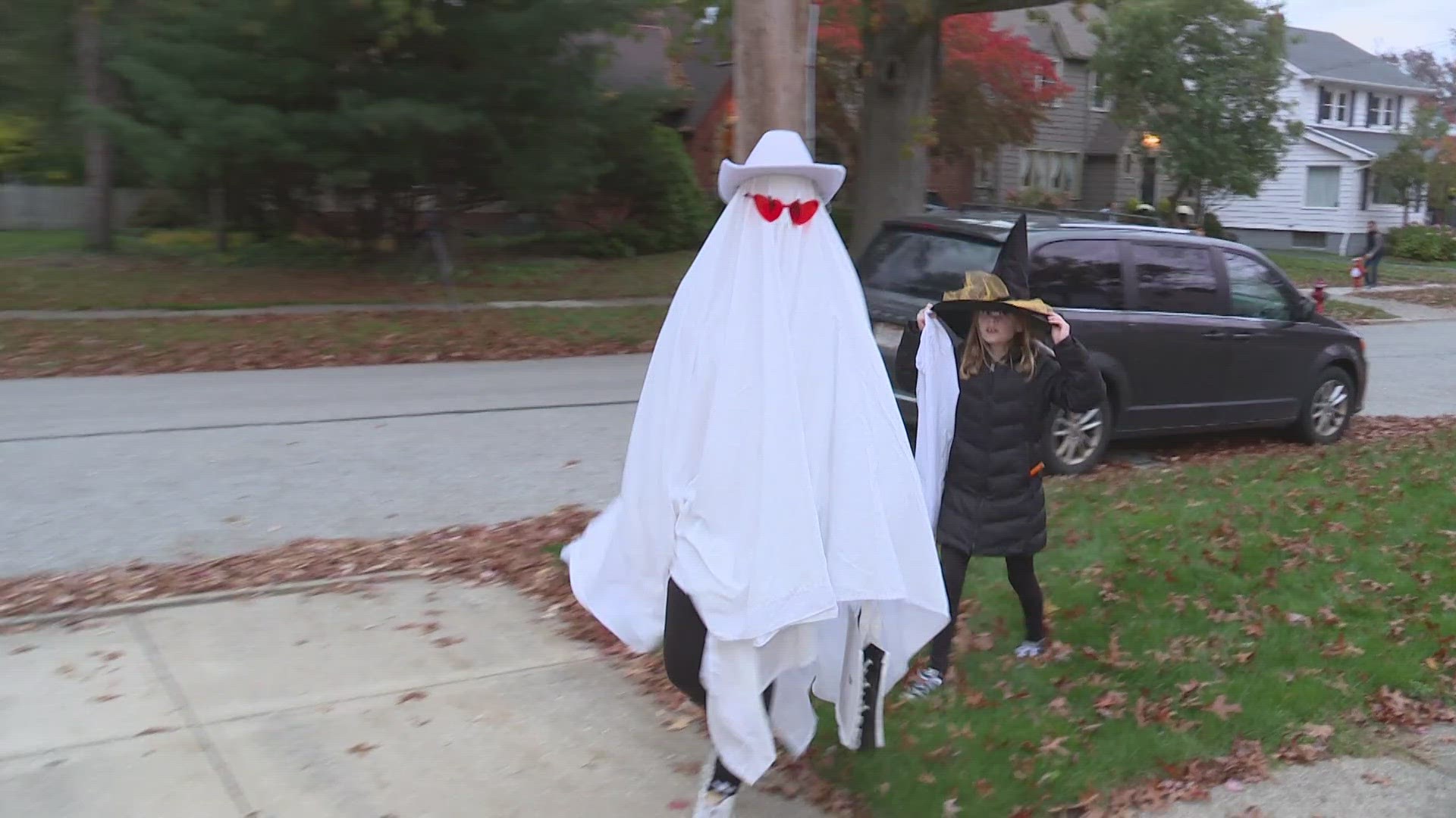 Some snow could even be seen flurrying about in spots, but it didn't deter the Halloween spirit!