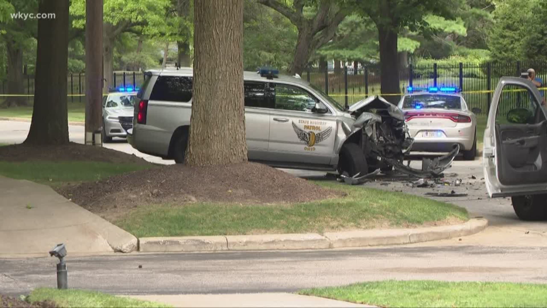 3 Injured After Police Pursuit Ends In Crash In Downtown Springfield