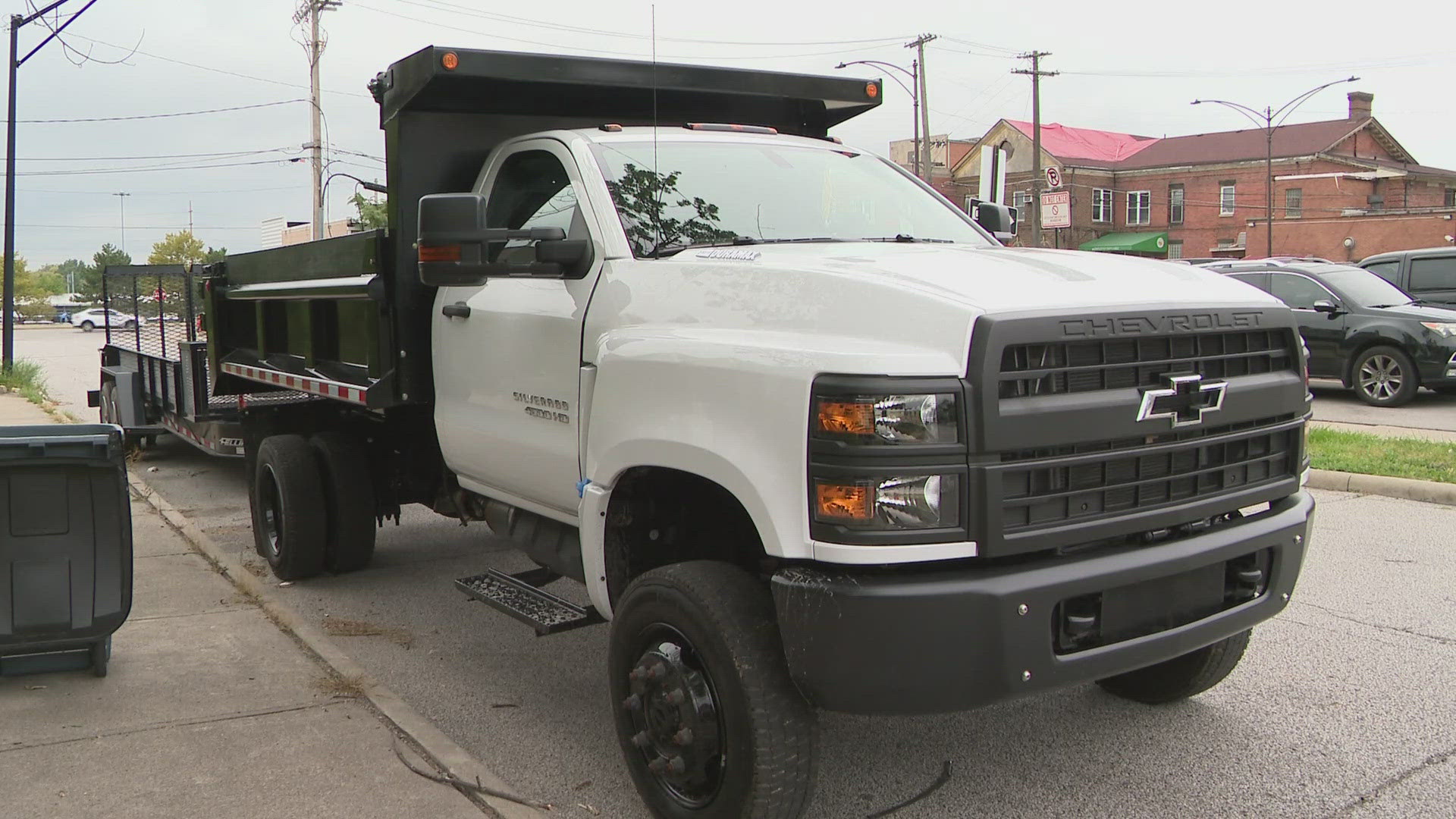 Council President Twon Billings is accusing Mayor Brandon King of purchasing a city dump truck and trailer without council approval.