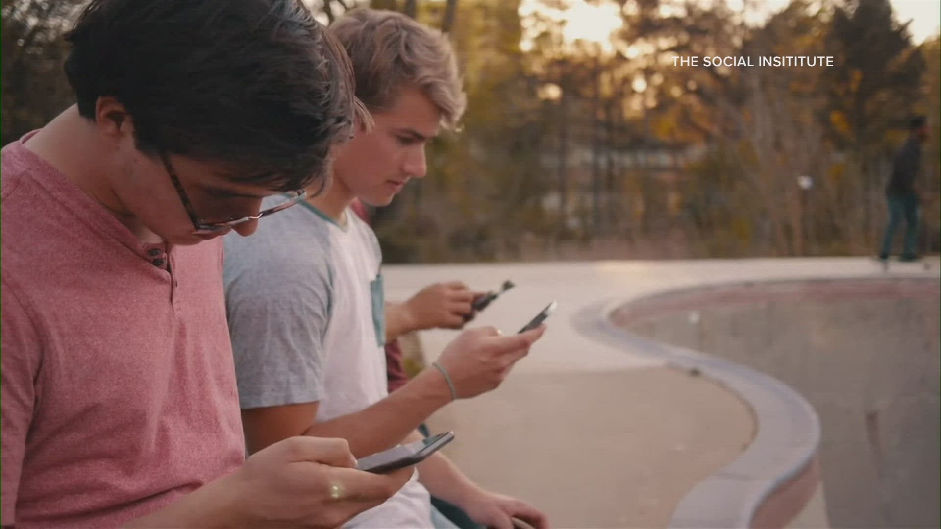 Two teens share lessons learned from experimenting with social media at a young age.