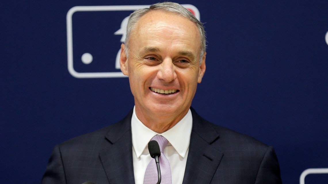 Rob Manfred to Meet With Cleveland Indians Owner Over Use of