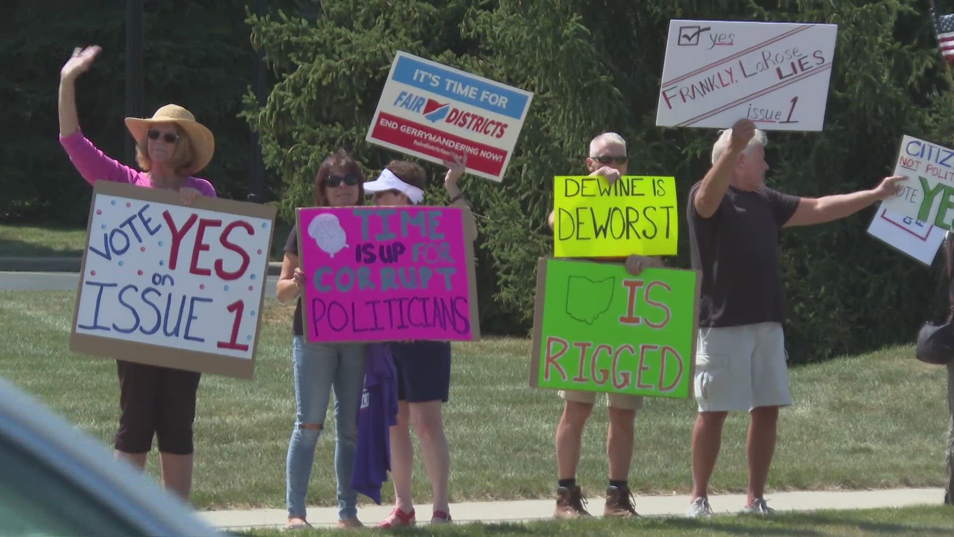 Less than six weeks out from the general election, the debate over who should draw Ohio's legislative maps is heating up. 3News' Matt Rascon reports.