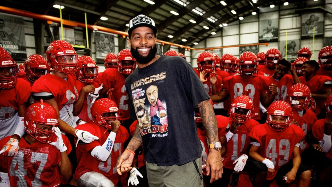 Cleveland Browns wide receiver Odell Beckham Jr. surprises high school  football team with new shoes