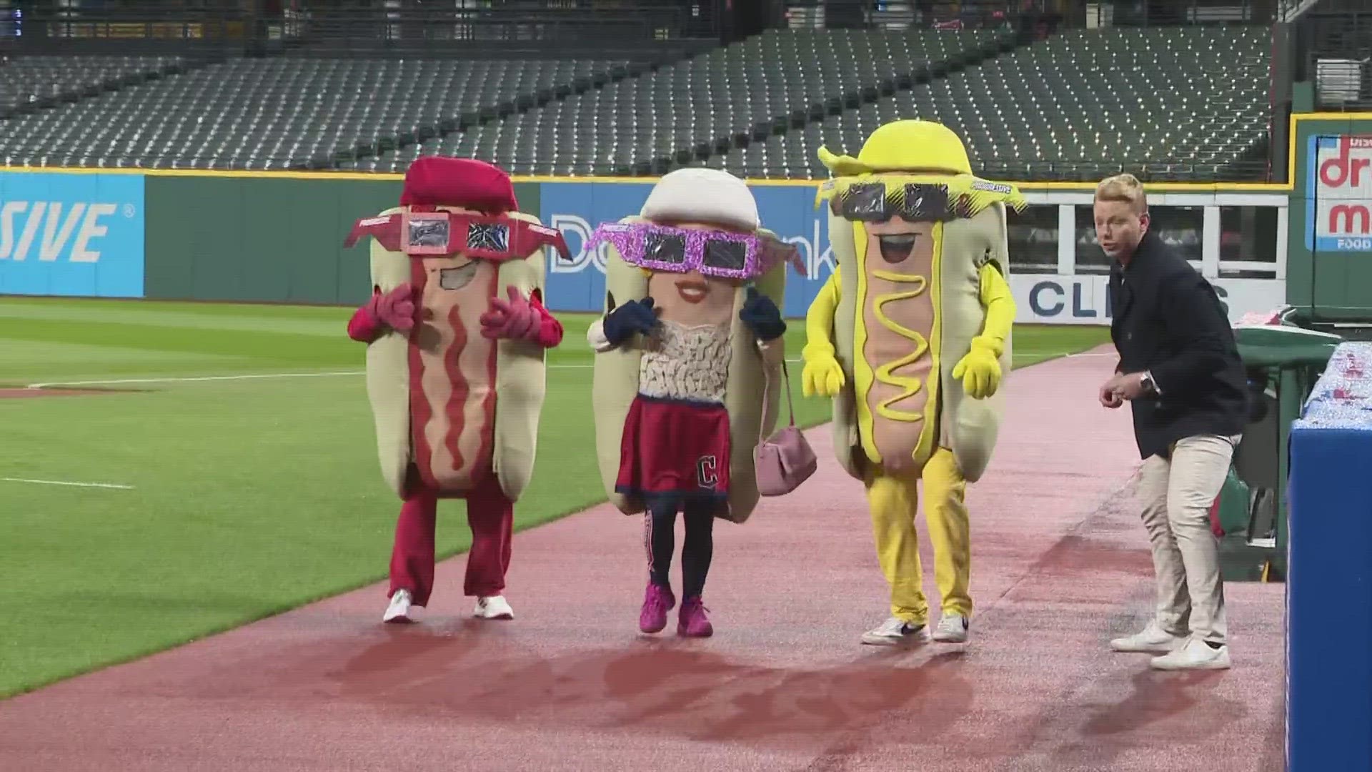3News' Austin Love was at Progressive Field to preview the 2024 home opener where he raced the Cleveland Guardians hot dogs.