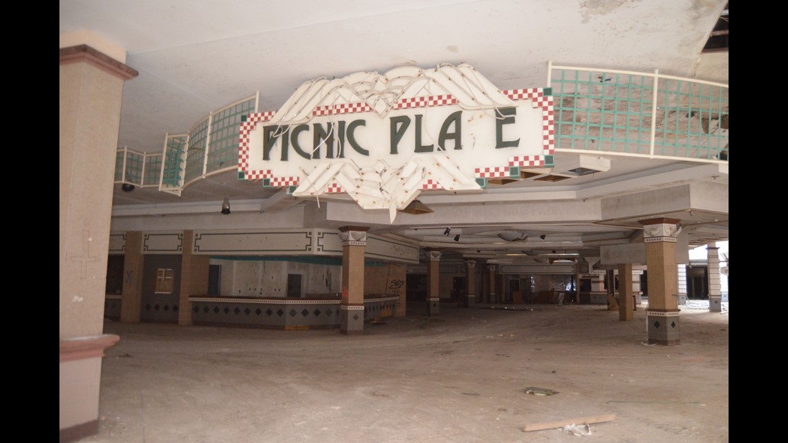 PHOTOS Rolling Acres Mall Final look inside