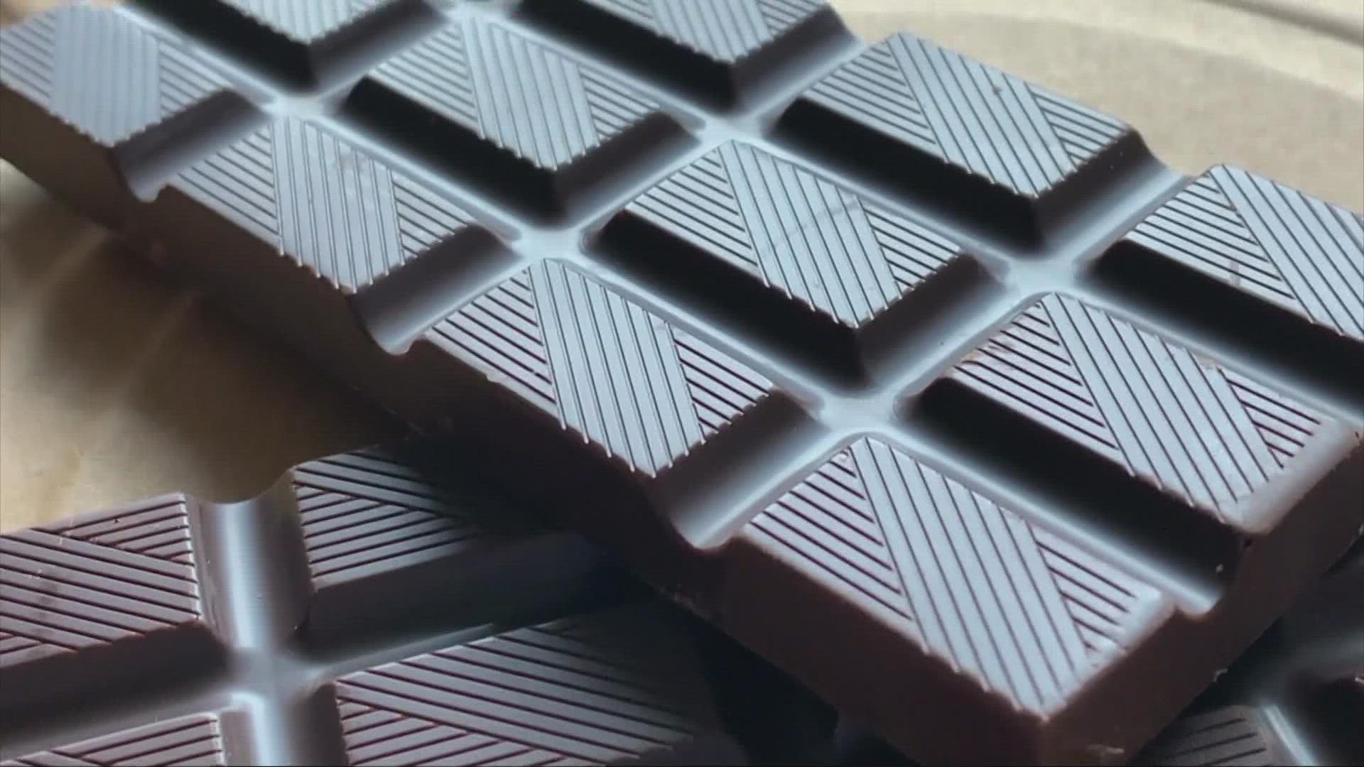 A new report suggests popular dark chocolate bars may contain high levels of cadmium and lead —heavy metals linked to health problems.