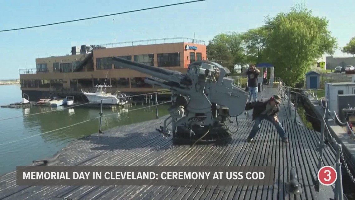 Memorial Day in Cleveland: Deck gun salute at USS Cod