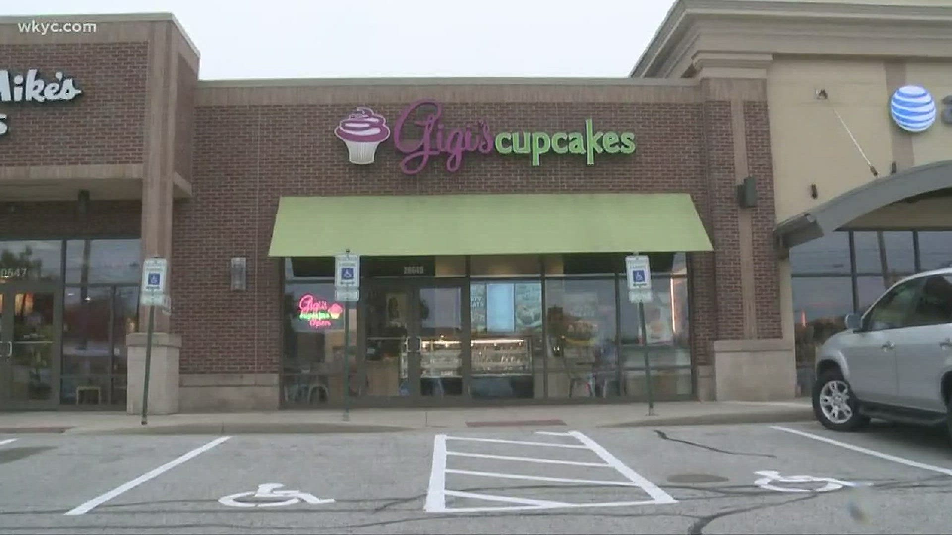 Gigi's Cupcakes opens in Rocky River
