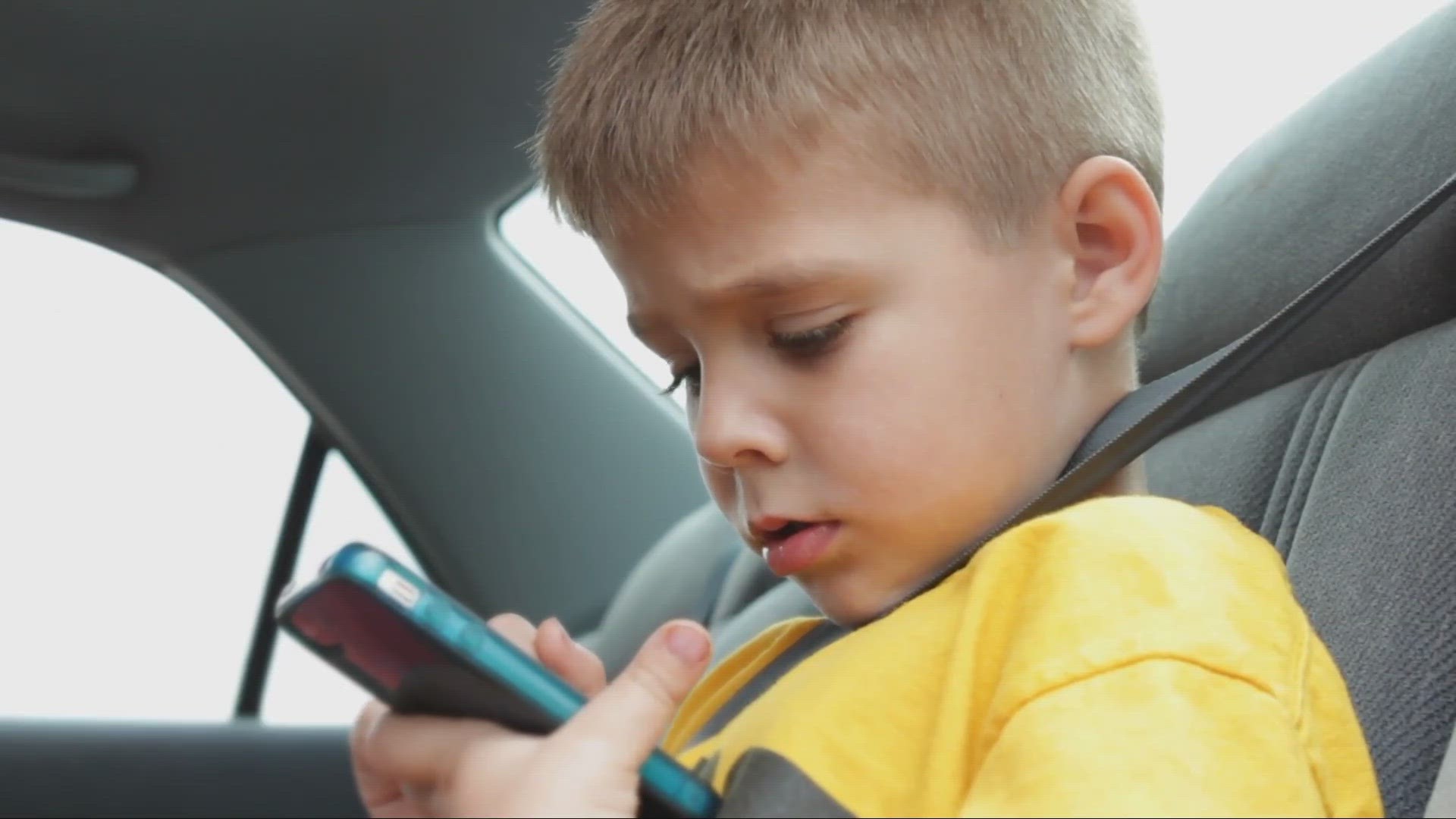 An expert speaks with 3News' Maureen Kyle about kids using social media.