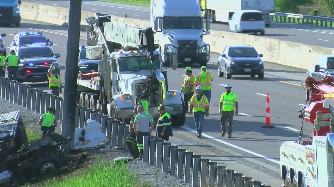 4 killed in 2-vehicle crash on Ohio Turnpike in Sandusky County | wkyc.com