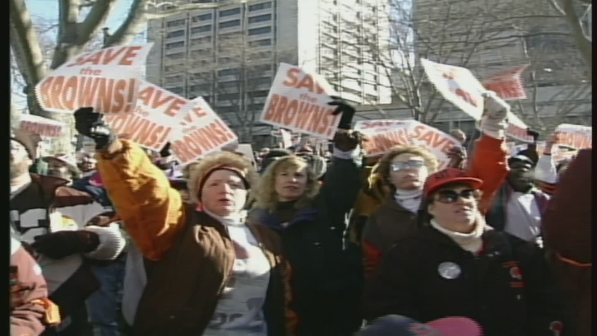 70 moments in WKYC history: Fans hold "Save our Browns" rally in 1995