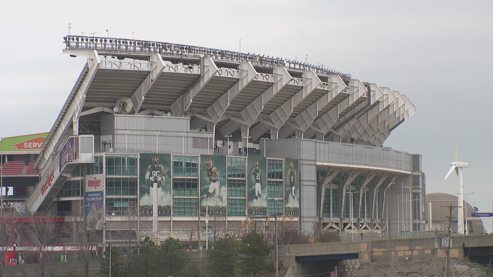 Kazy's legislation comes as Browns owners Jimmy and Dee Haslam are considering either a renovated lakefront stadium or a domed facility outside of Cleveland.