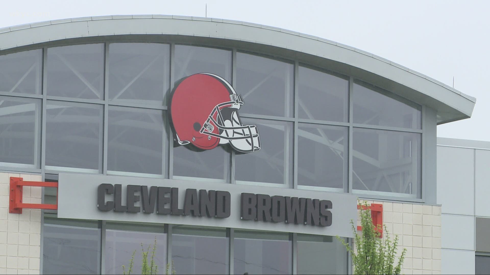 The Browns have completed contact tracing and reopened their facility following two positive COVID-19 tests. Nick Camino has the latest on a busy day in Berea.