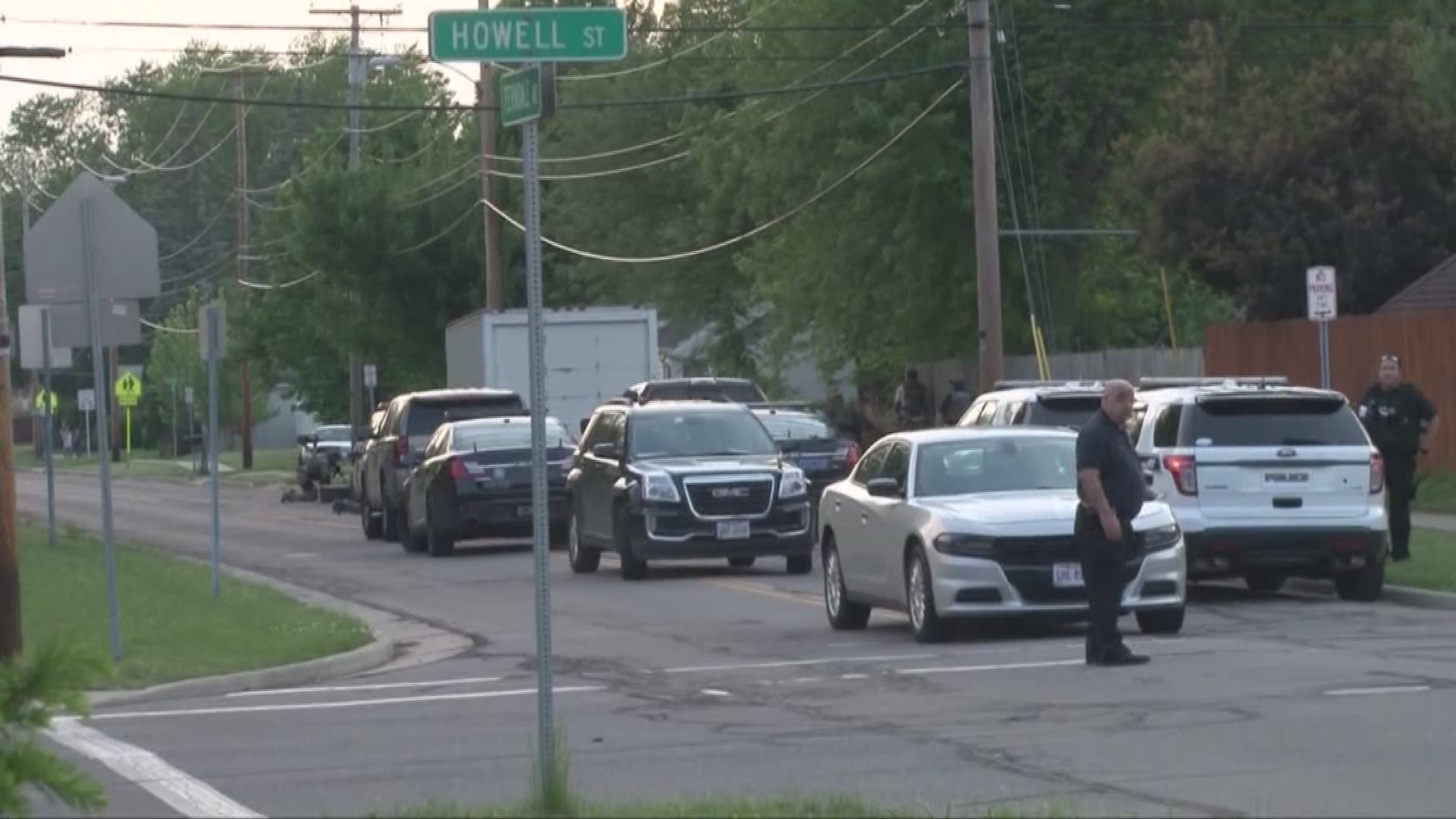 Police respond to standoff in Lorain County; SWAT officer confirmed shot