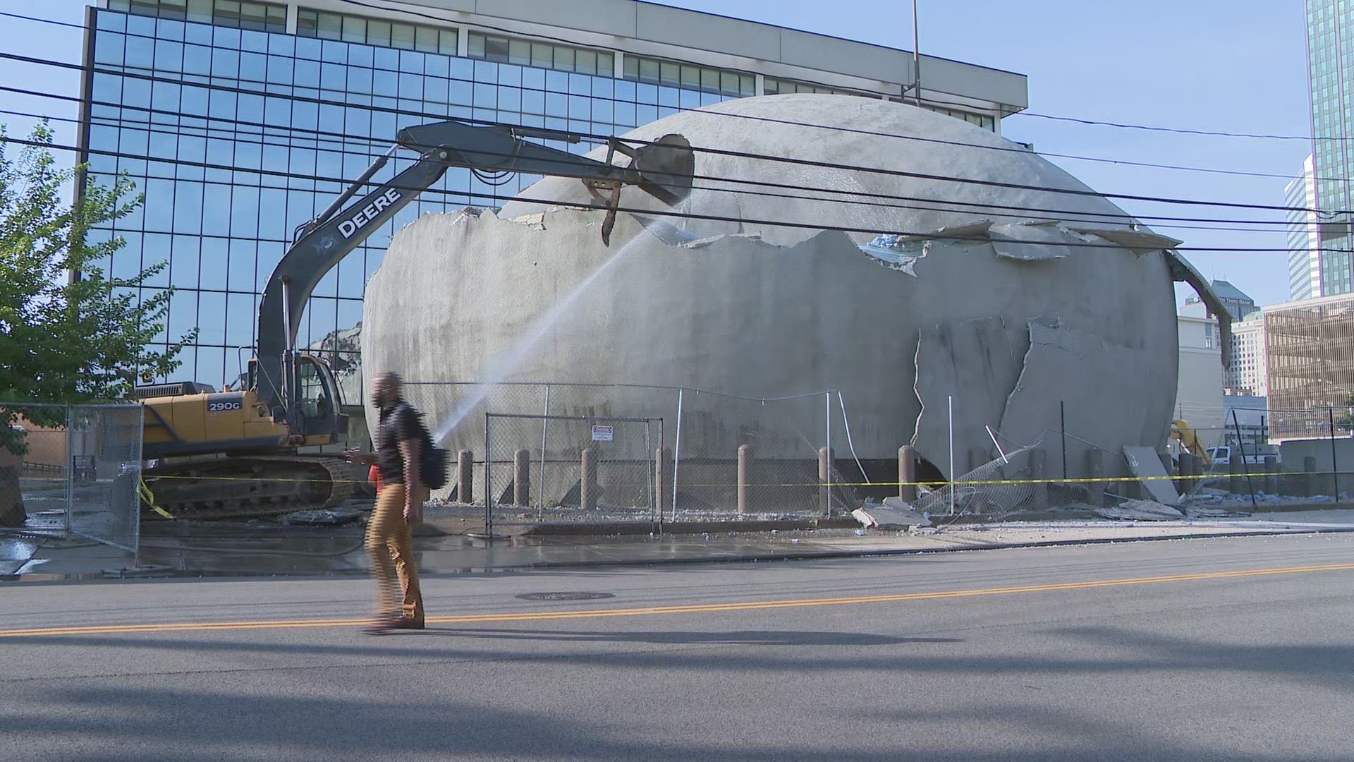 Demolition begins on former planetarium dome on Lakeside Avenue
