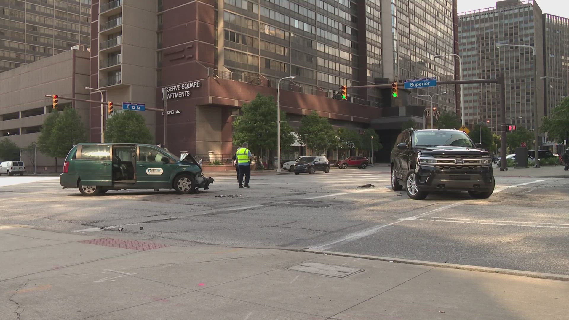 The driver for Cleveland Mayor Justin Bibb "was engaged in emergency response driving" at the time of Thursday morning's downtown crash. Kaitor Kay reports.