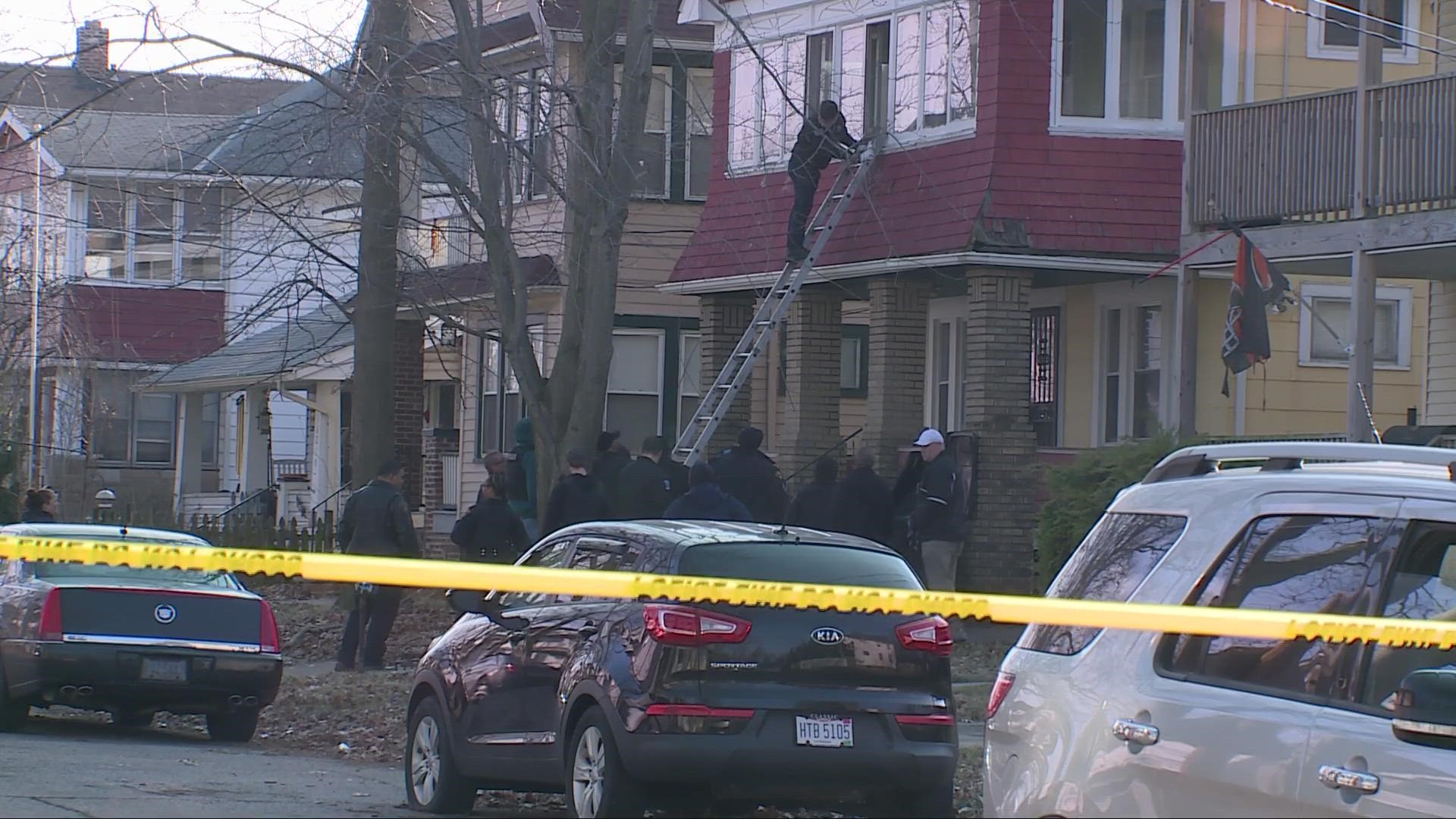 25-year-old woman found dead inside vehicle in Cleveland with gunshot ...
