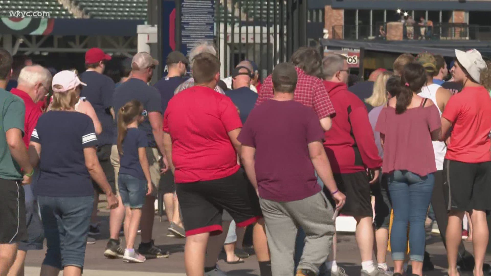 The Indians are back to full capacity at Progressive Field as they host the Mariners. Jay Crawford and Nick Camino have a look at the festivities.