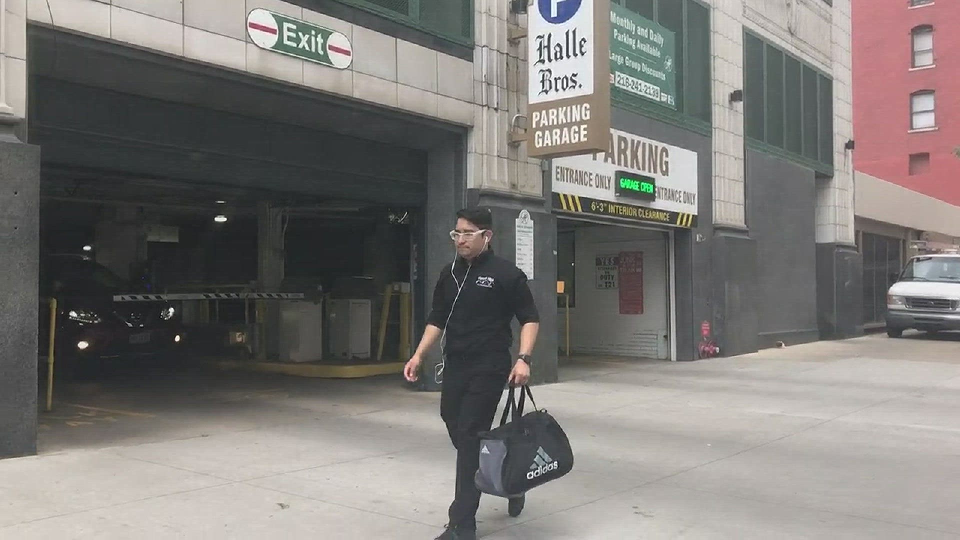 Police seek suspect in beating, robbery at downtown parking garage ...