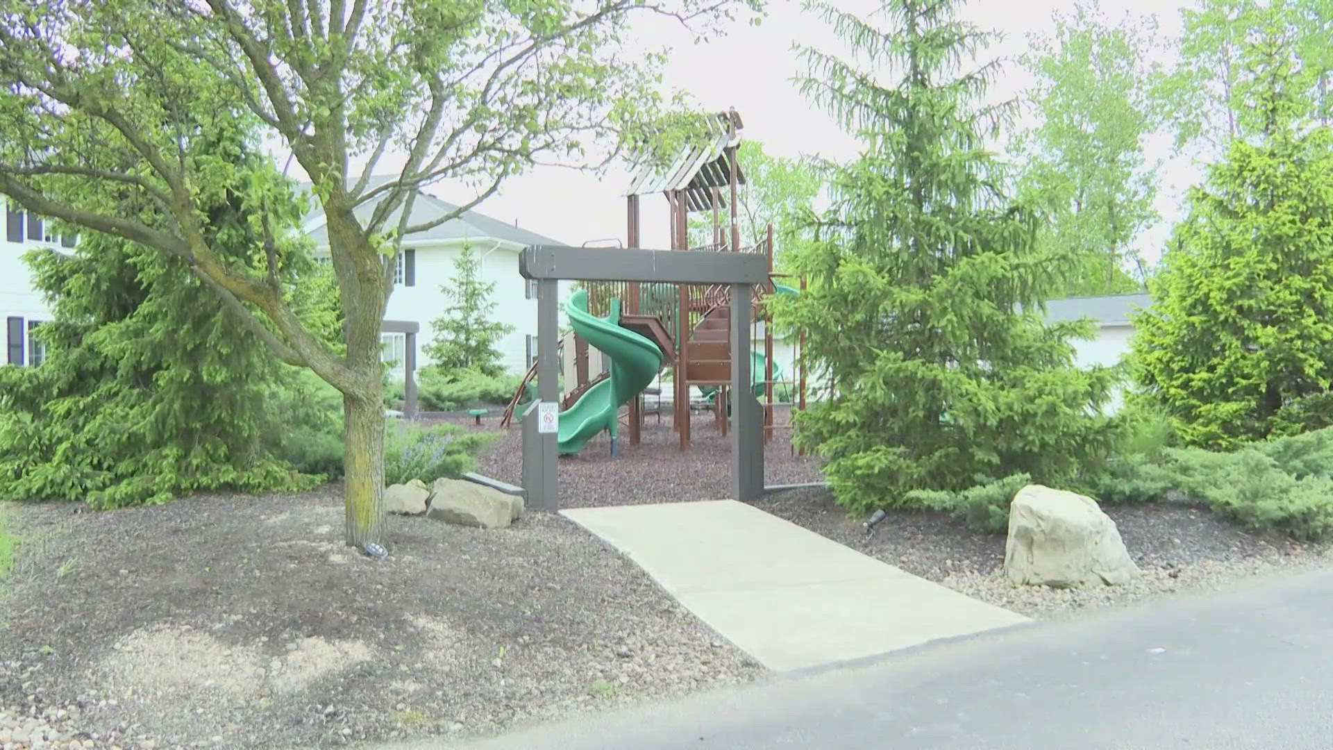 Medina police seek suspect in attempted child abduction at apartment ...