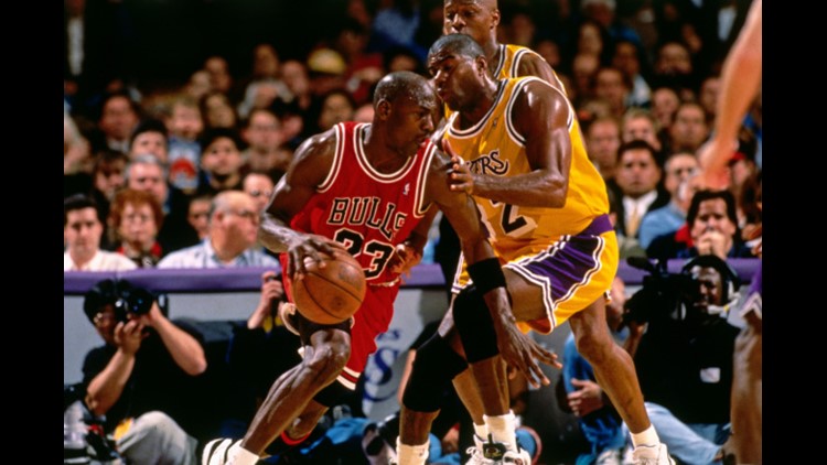 MAGIC is BACK!! Bulls @ Lakers 1996 