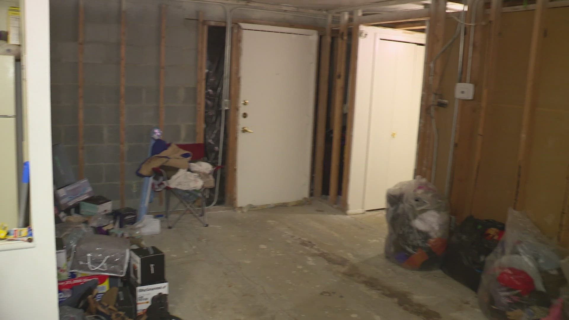 Residents invited 3News into the Granada Apartments in Warrensville Heights to show the conditions they have lived in for the past year.