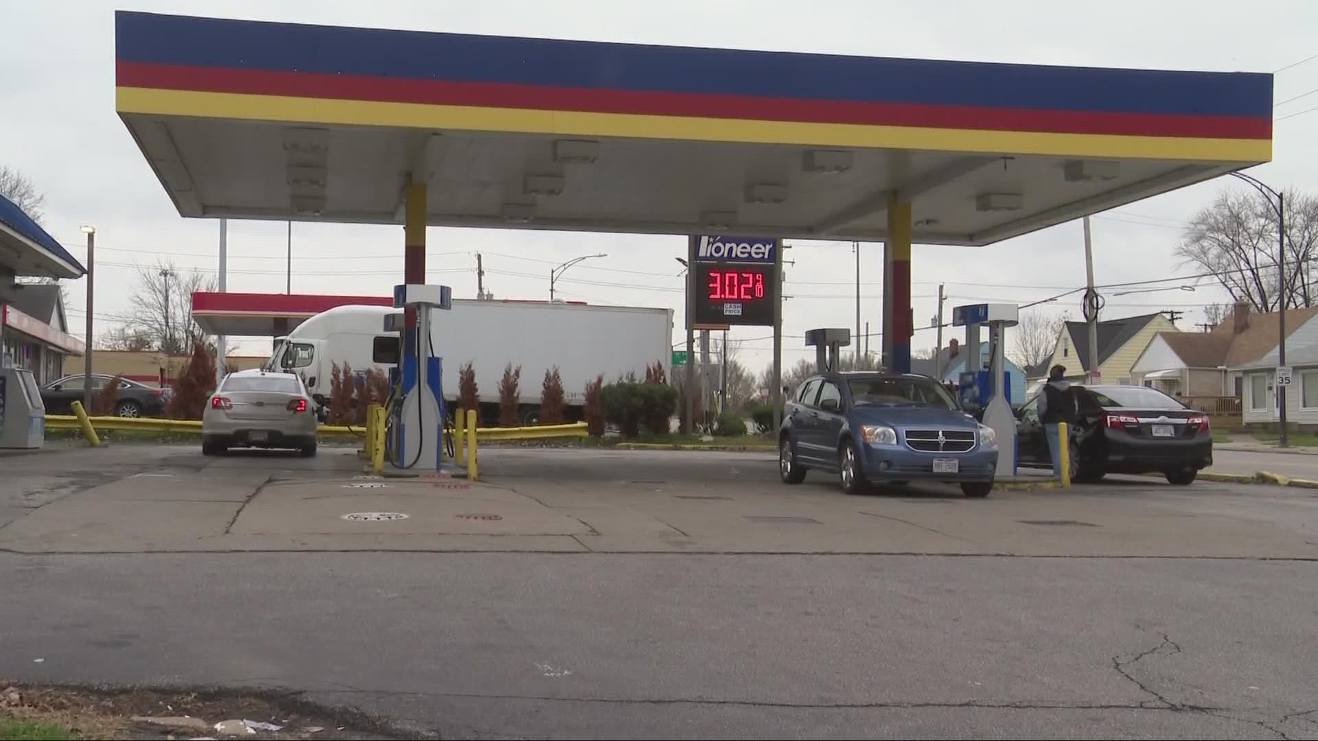 Despite gas prices dropping here in Northeast Ohio, Gas Buddy is predicting the average price will be the highest they have ever been for Thanksgiving.