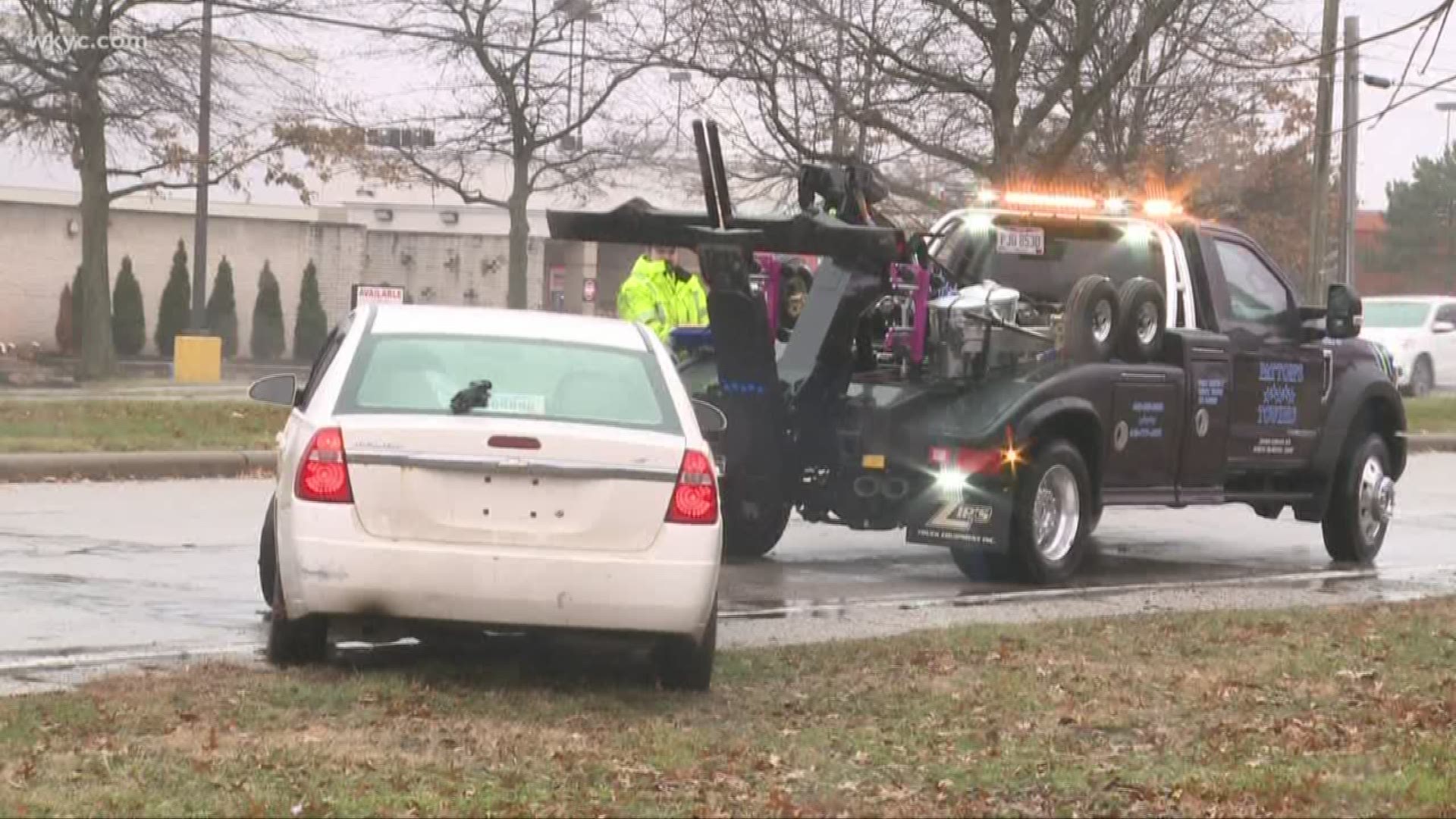 Suspect arrested after fleeing car crash in North Olmsted