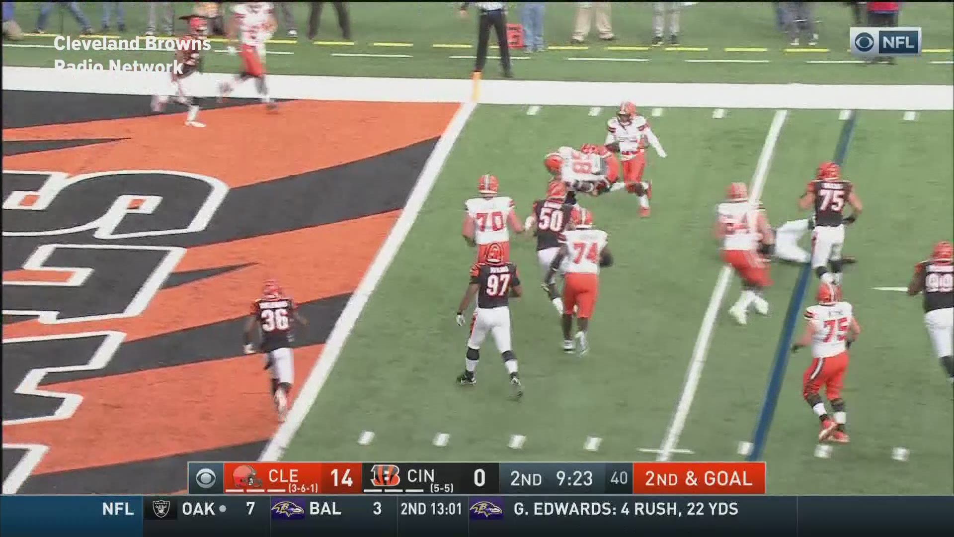 Ben Axelrod breaks down David Njoku's touchdown vs. Cincinnati in slow motion.