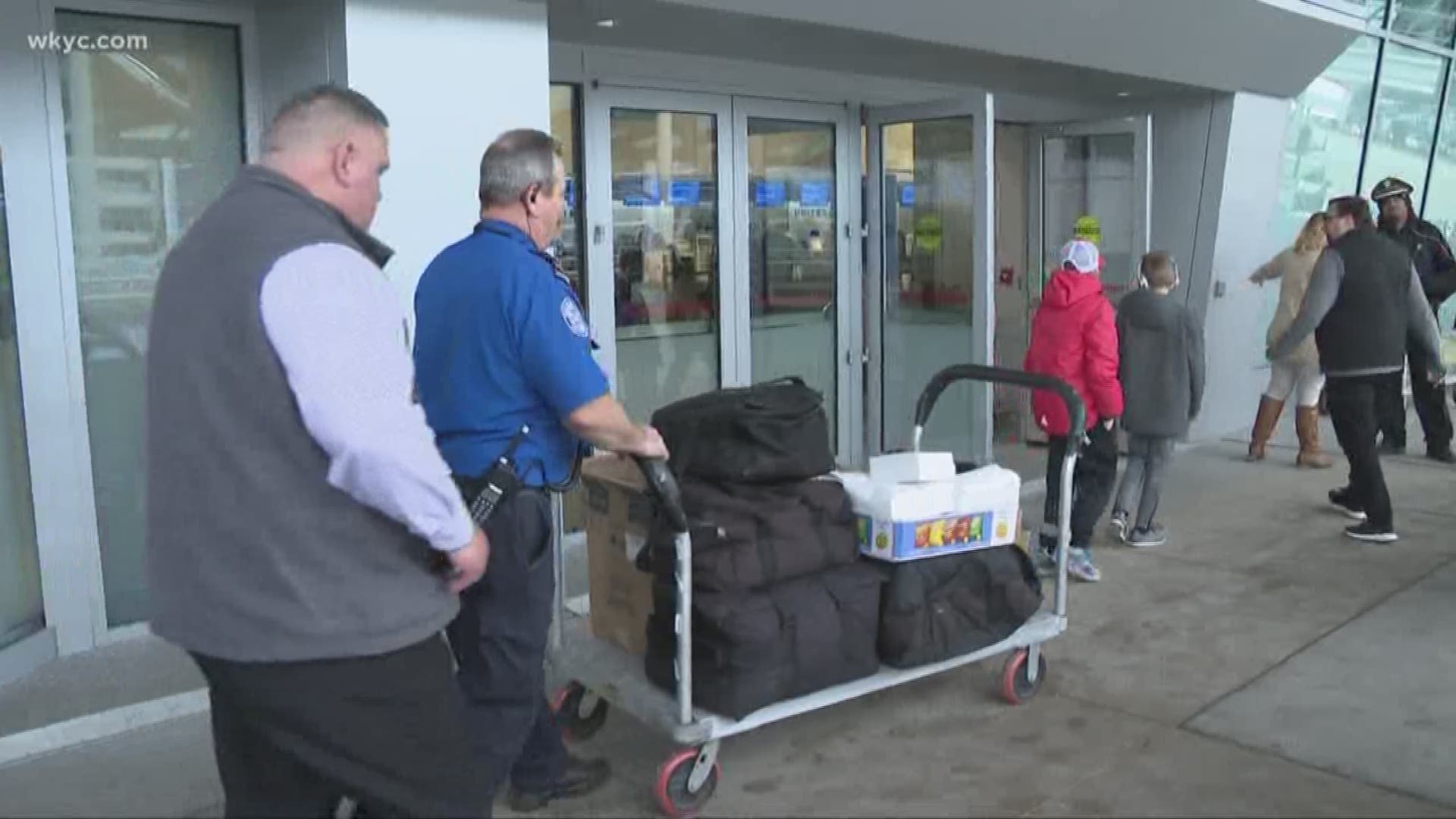 TSA agents at Hopkins Airport receive donations from GoFundMe