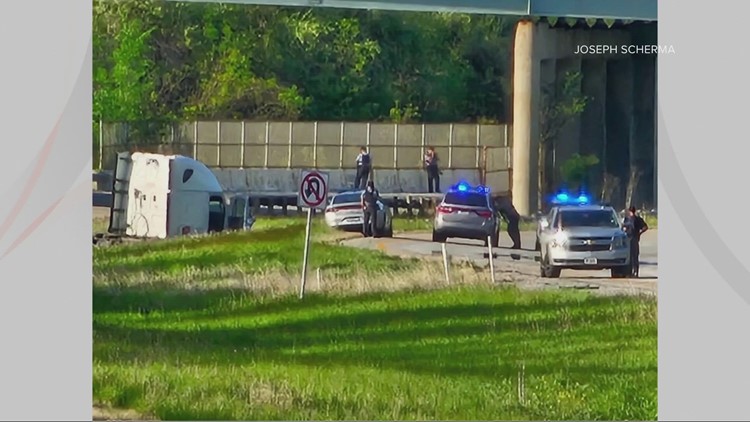 Ohio Highway Patrol pursuit leads to crash on I-271 near Route 303; suspect in critical condition after being found unconscious