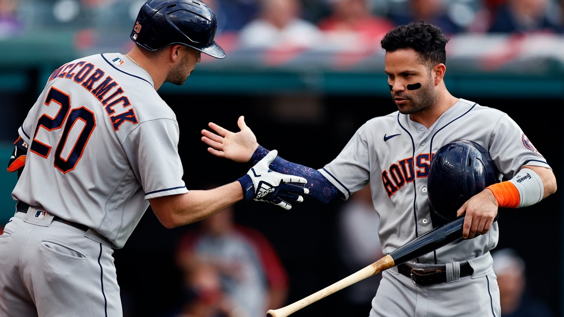 Jose Altuve scratched from Astros lineup due to left oblique discomfort