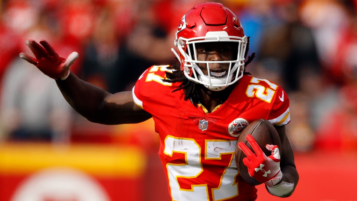 Kareem Hunt buys Willoughby South students tickets to Browns, Chiefs