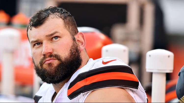 Joe Thomas won't be leaving the Browns while Hue Jackson is head coach 