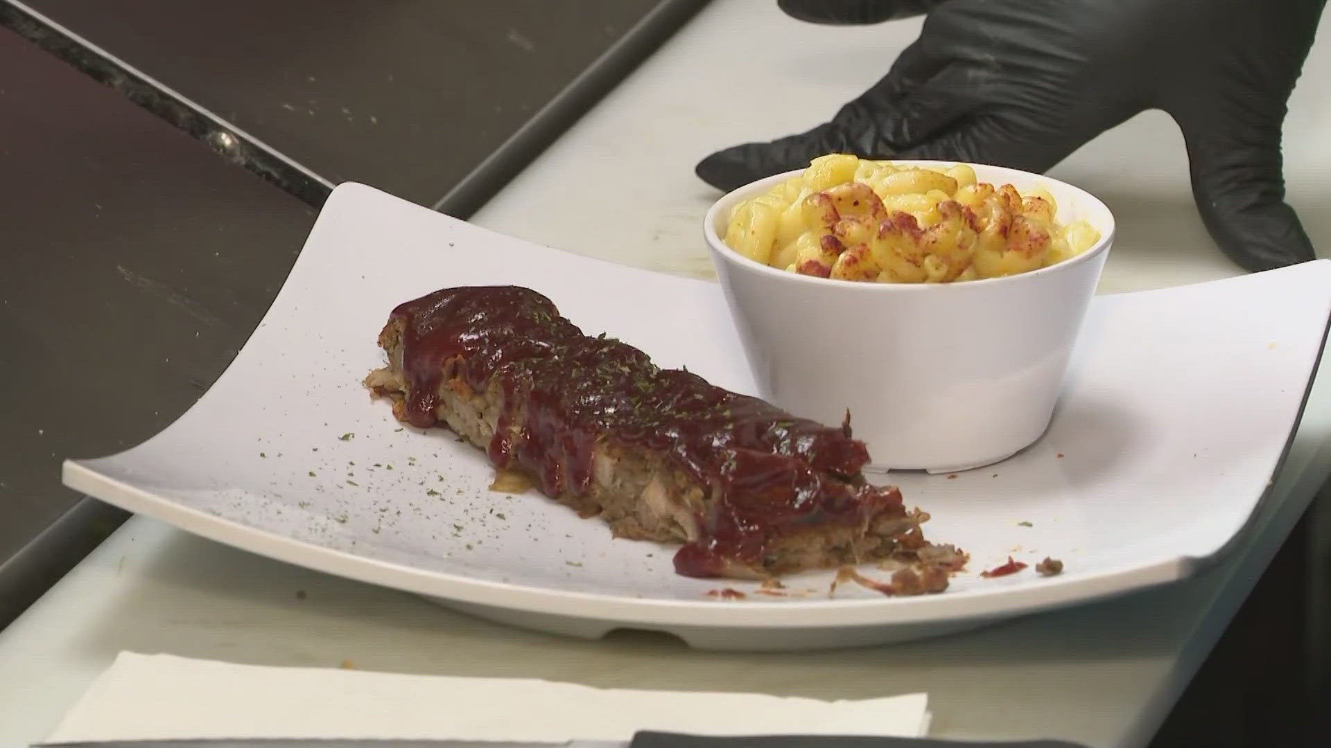 We head to Akron where there's a new spot to grab a bite to eat.  Stephanie Haney has more on The Soulful Vegan in Akron with today's First Look.