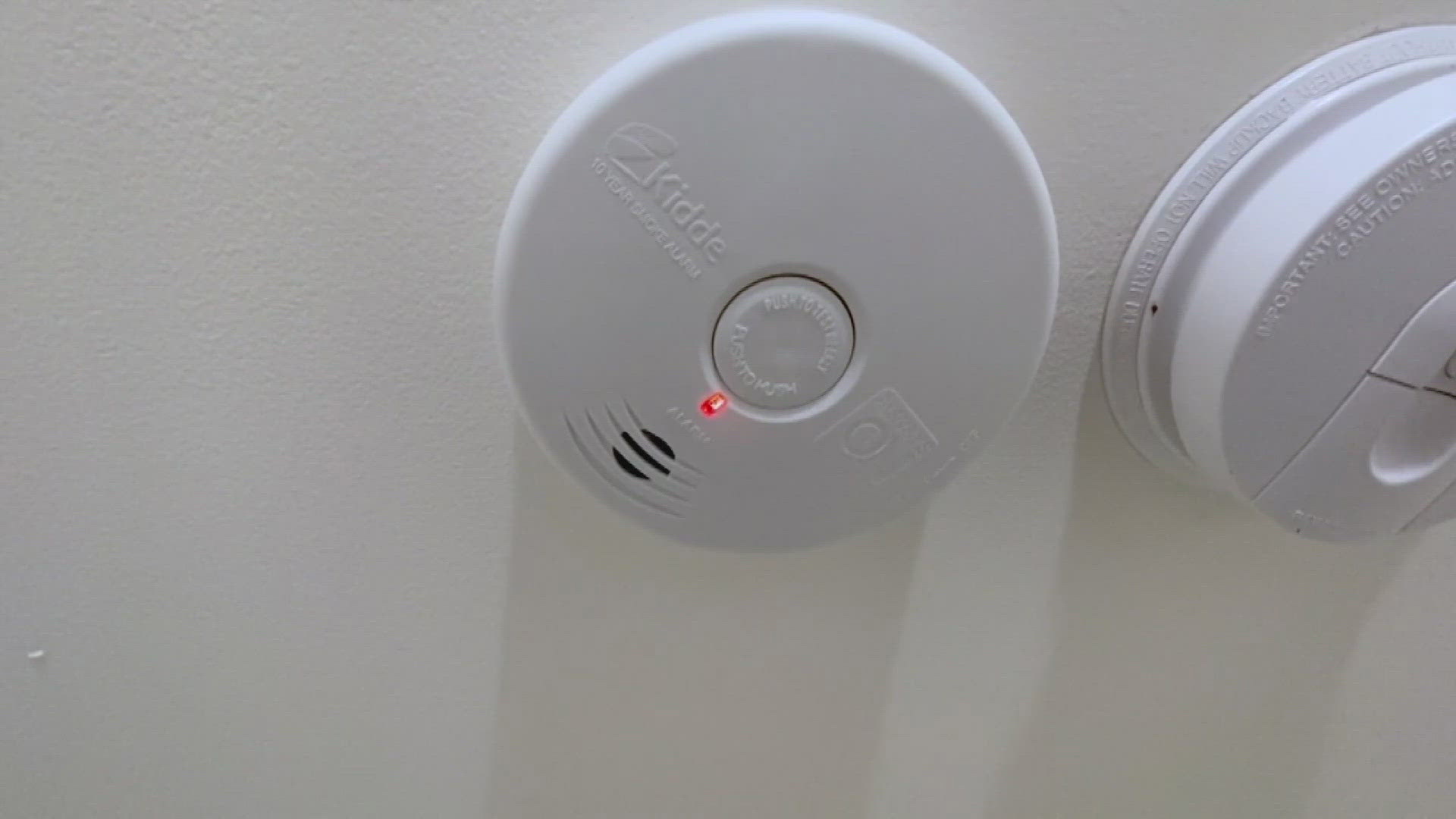 Three out of five fire deaths happen in homes with either no smoke alarms or no working smoke alarms. 3News' Monica Robins reports.