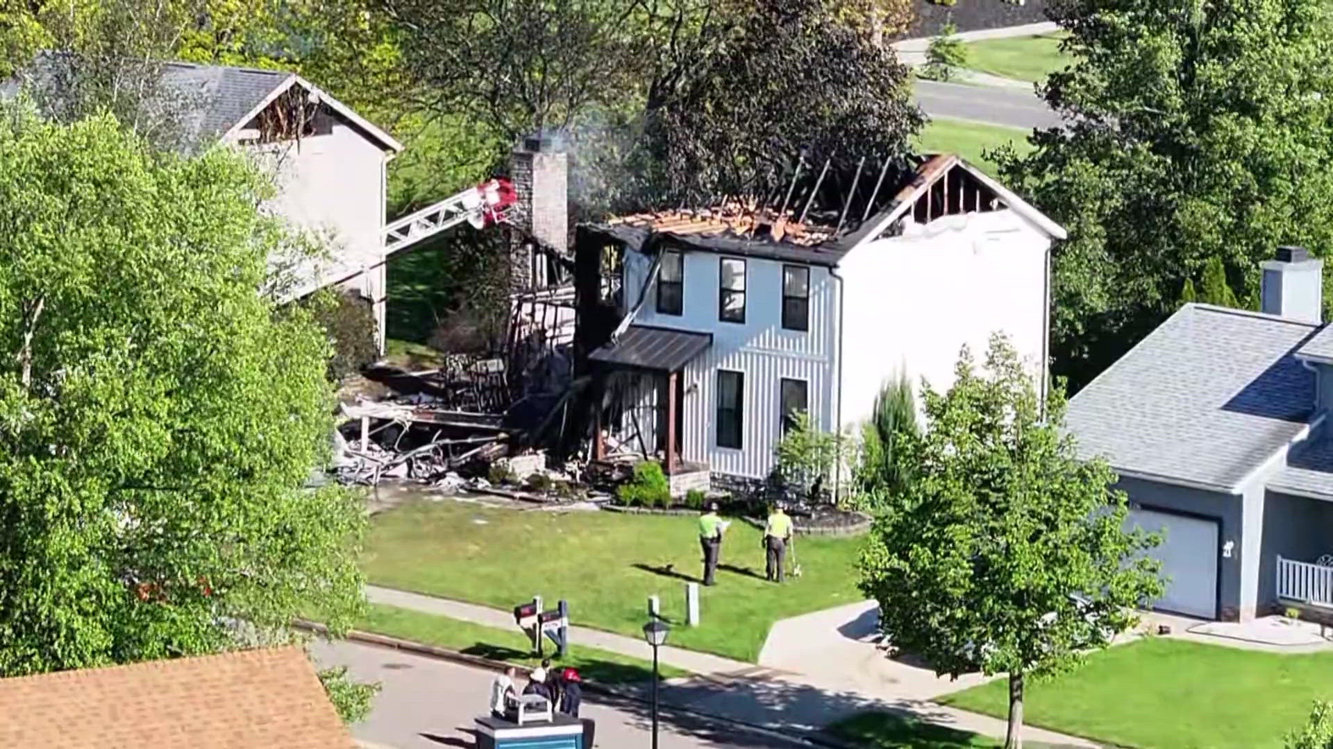 Akron police: 2 dead after plane crashes into home | wkyc.com