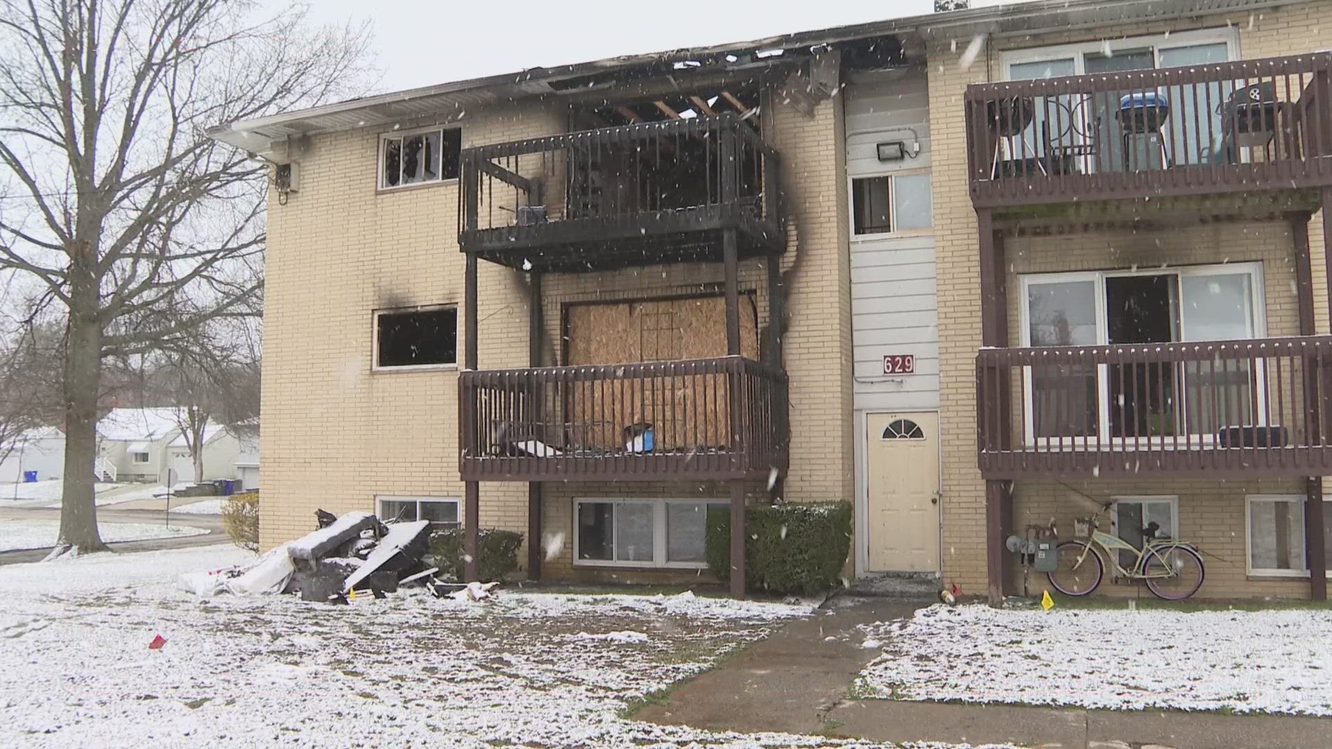 A Ravenna woman is facing charges after allegedly starting a fire in her apartment building in Portage County on Sunday.