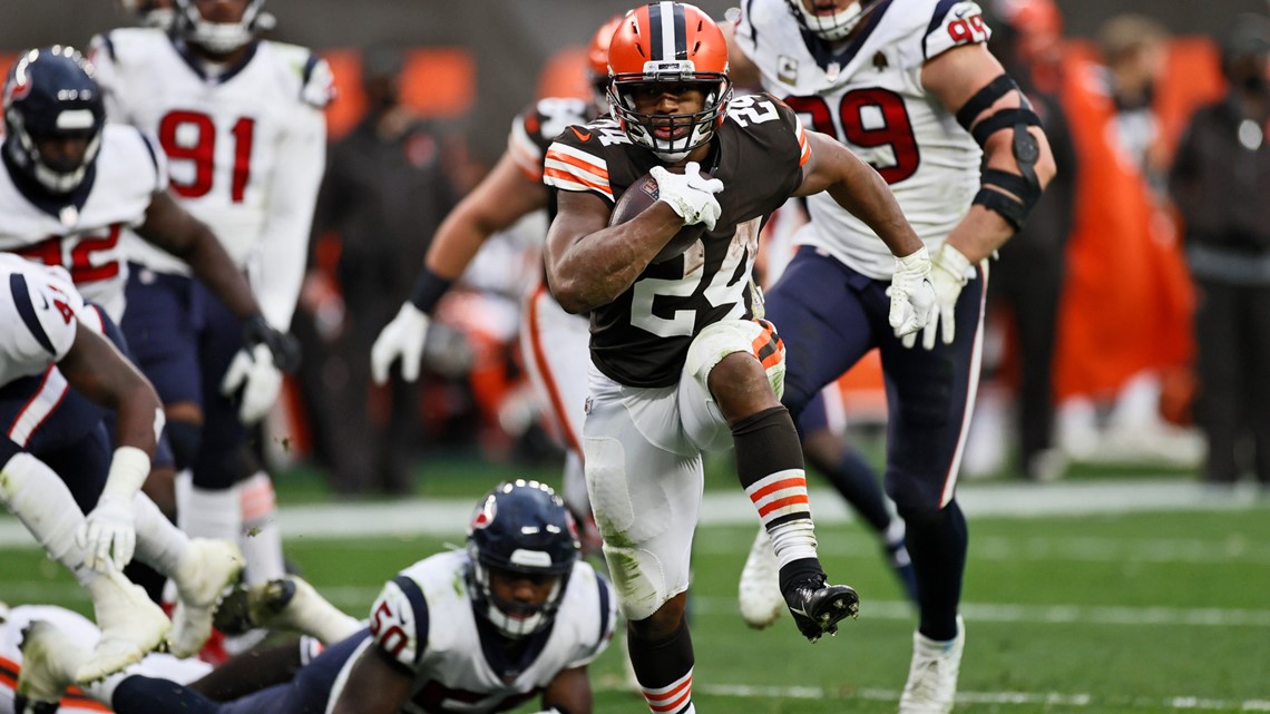 Browns running back Nick Chubb's apparent game-sealing touchdown