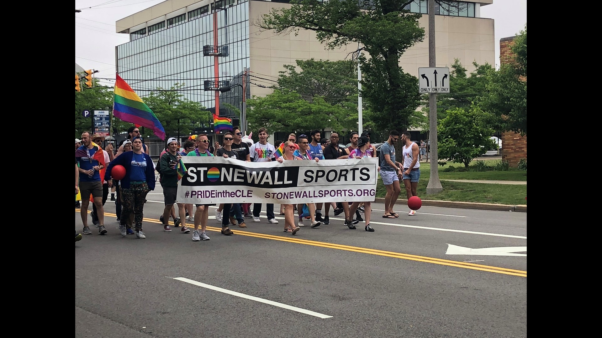 Hundreds celebrate 'Pride in the CLE' (PHOTOS)