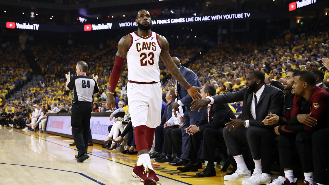 LeBron, Cavs hold on to win Game 3 over Golden State