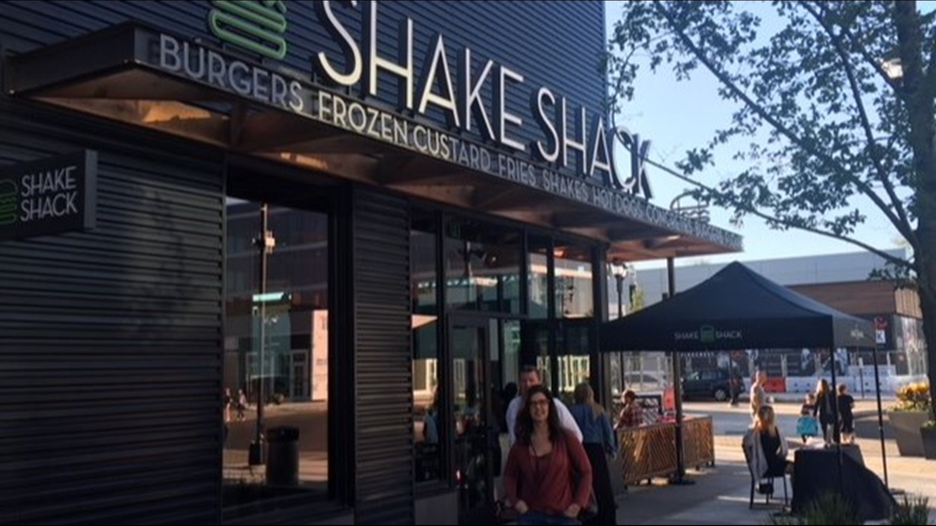Finally! Shake Shack opens first Ohio restaurant