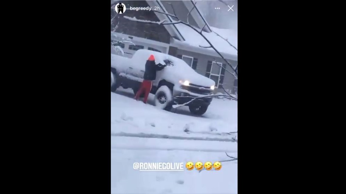 Cleveland Browns players react to first snow of season | wkyc.com