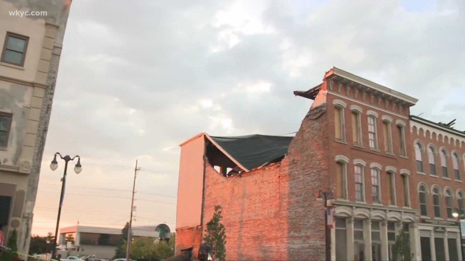 Storm rips through Sandusky, causing roof to fall apart